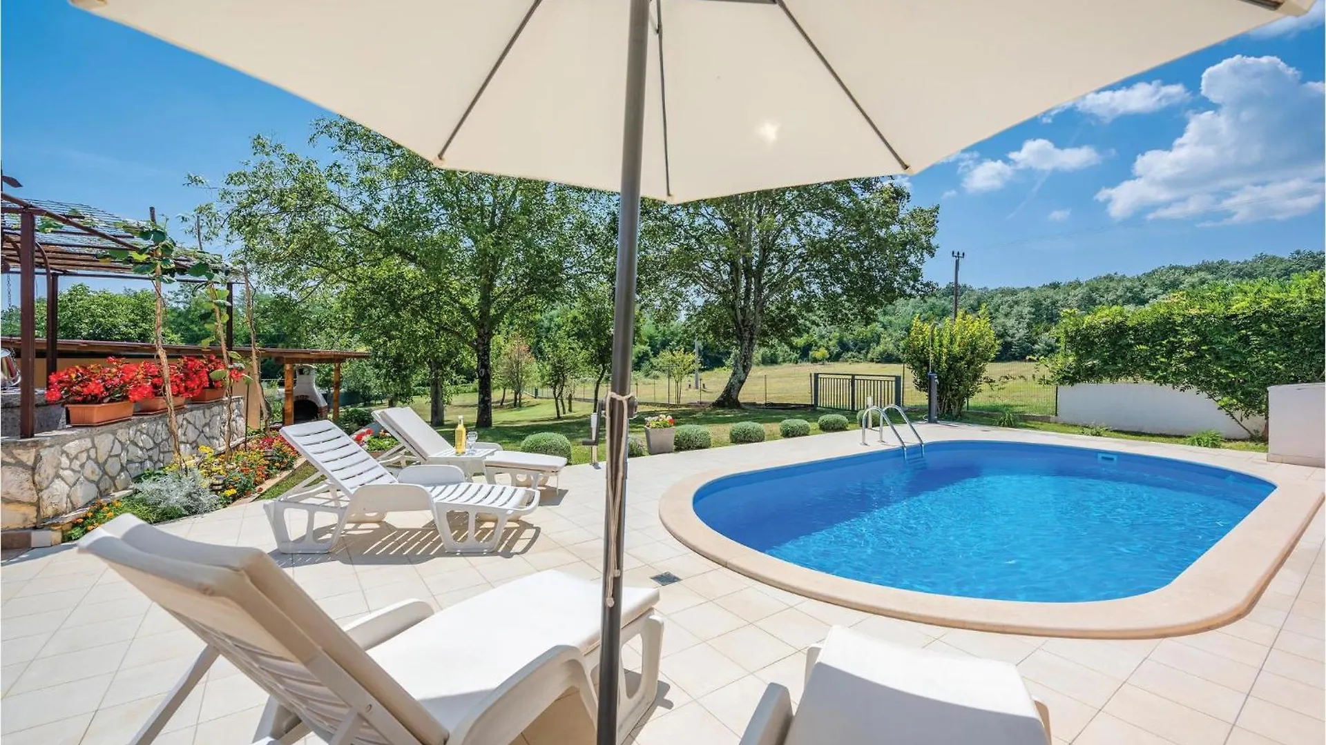 Lovely Home In Cere With Outdoor Swimming Pool Santalezi