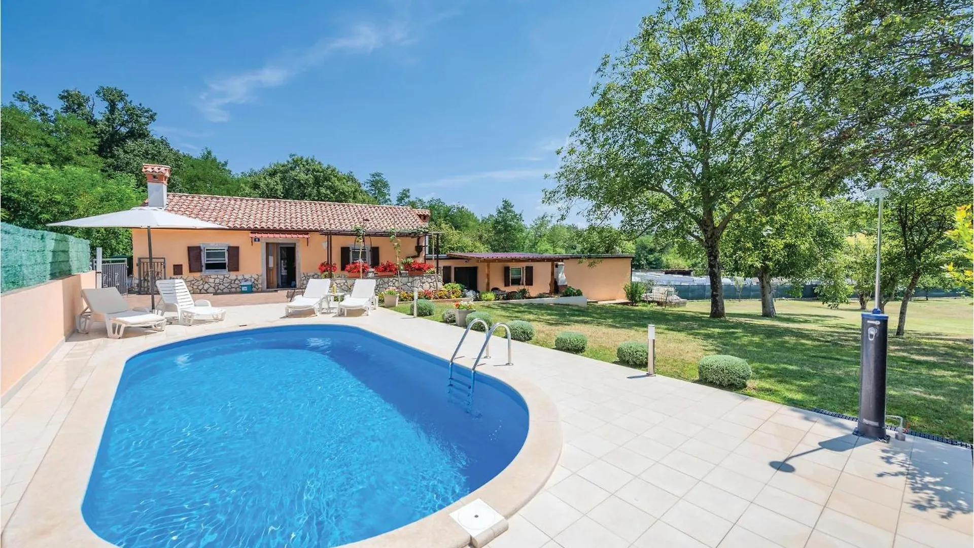 Lovely Home In Cere With Outdoor Swimming Pool Santalezi