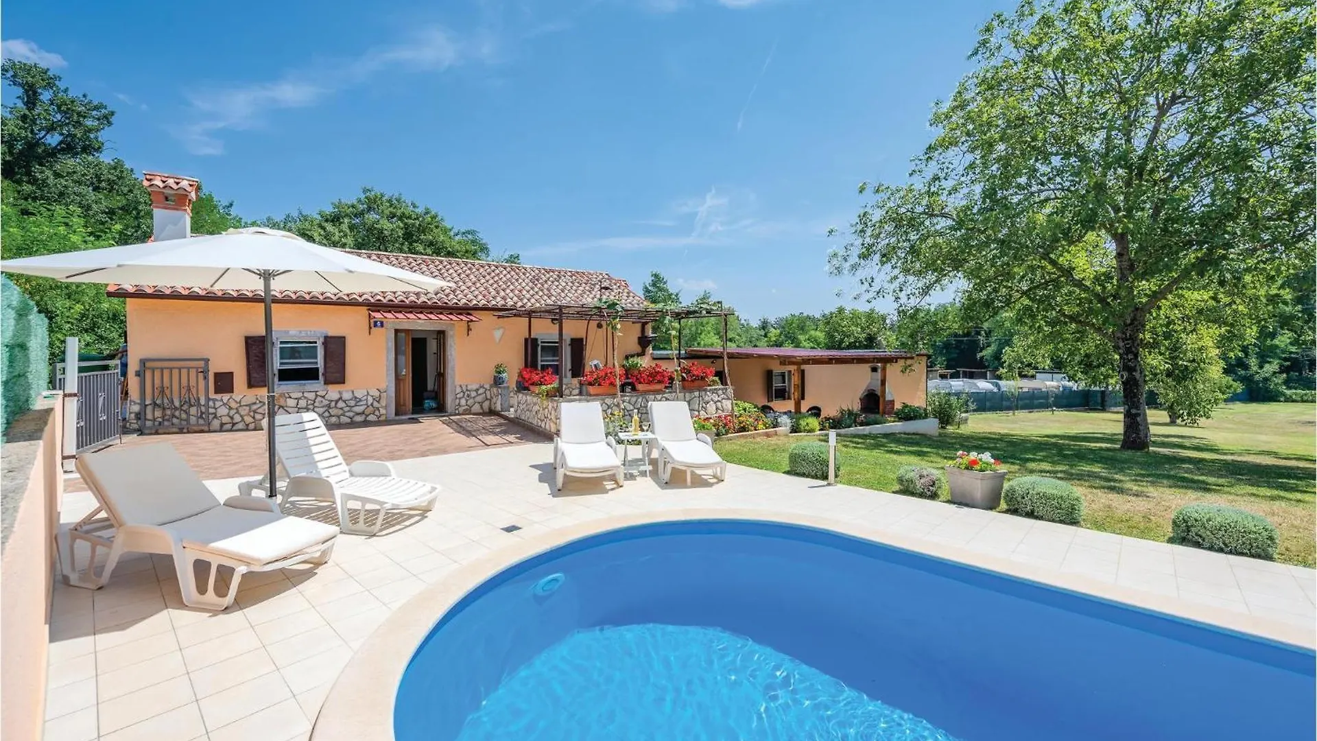 Lovely Home In Cere With Outdoor Swimming Pool Santalezi Croatia
