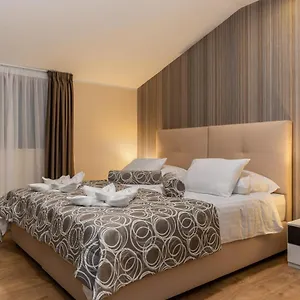 Bed & Breakfast Tomazici, Santalezi